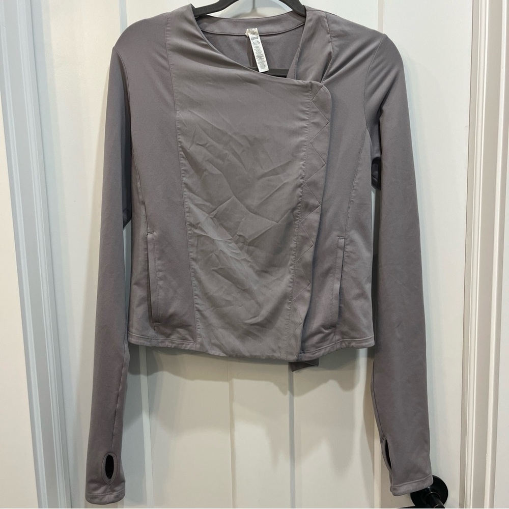 Under Armour Studio Lux Sport Street Sleek Gray Fitted‎ Jacket Size Medium Short